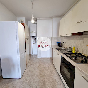 ŠPANSKO Moderan 2soban stan, 4. kat, odlična lokacija, loggia