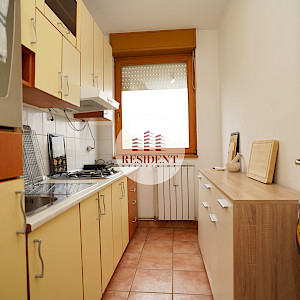 NAJAM - SREDNJACI Moderan 3soban stan 62 m2, 3. kat, lift, top lokacija, balkon
