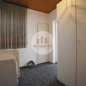 GAJEVO Prostran 3soban stan 103 m2 + garaža, 1. kat, mirno okruženje, terasa, balkon, parking