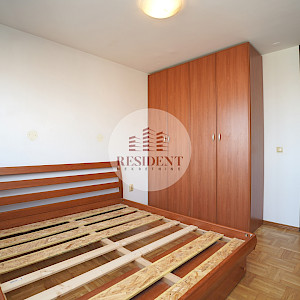 SREDIŠĆE Prostran 3soban stan 82 m2, 9. kat, top lokacija, balkon, spremište