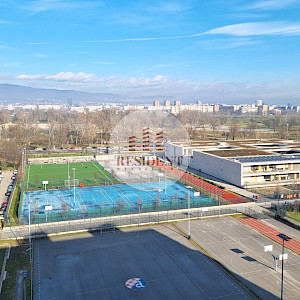 SREDIŠĆE Prostran 3soban stan 82 m2, 9. kat, top lokacija, balkon, spremište