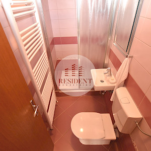 GORNJI BUKOVAC Prostran 4soban stan 101 m2, 2 parkinga, vrt, mirno okruženje, BEZ PROVIZIJE