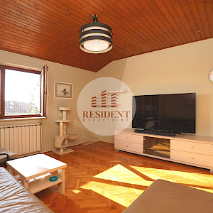 ŠALATA Ugodan 4soban stan 76 m2, 2. kat, top lokacija, vrt, BEZ PROVIZIJE