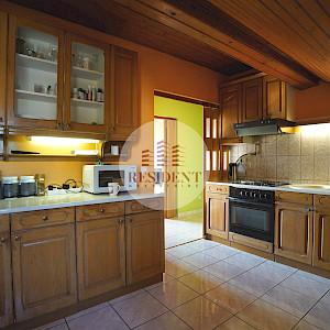 ŠALATA Ugodan 4soban stan 76 m2, 2. kat, top lokacija, vrt, BEZ PROVIZIJE