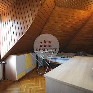 ŠALATA Ugodan 4soban stan 76 m2, 2. kat, top lokacija, vrt, BEZ PROVIZIJE