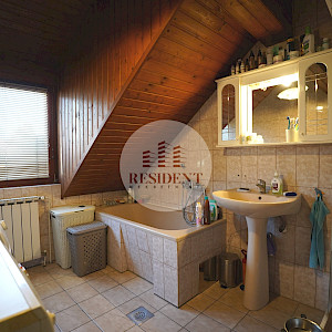 ŠALATA Ugodan 4soban stan 76 m2, 2. kat, top lokacija, vrt, BEZ PROVIZIJE