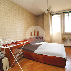 SREDNJACI Prostran 3soban stan 80 m2, 4. kat, top lokacija, loggia, BEZ PROVIZIJE