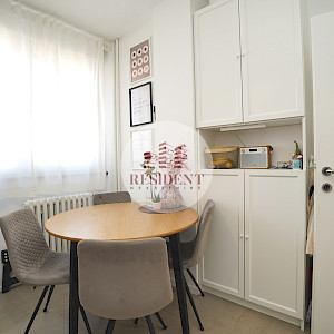 SREDNJACI Moderan 2soban stan 46 m2, 6. kat, top lokacija, spremište, BEZ PROVIZIJE