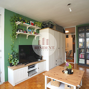 ŠPANSKO Ugodan 2soban stan 48 m2, 3. kat, loggia, spremište, BEZ PROVIZIJE