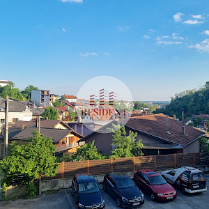 ČRNOMEREC Prostran 3soban stan 73 m2 + vrt 270 m2 + 2 parkinga, mirno okruženje, BEZ PROVIZIJE