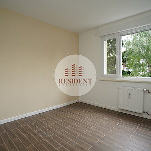 NAJAM - ŠPANSKO Komforan 3soban stan 63 m2, 3. kat, lift, BEZ PROVIZIJE