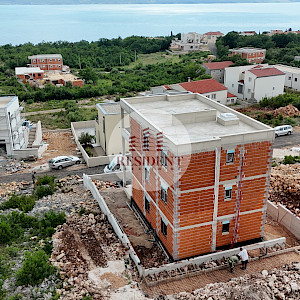 MASLENICA Ekskluzivan 3soban apartman 76m2 + terasa 35m2 + parking, novogradnja, BEZ PROVIZIJE