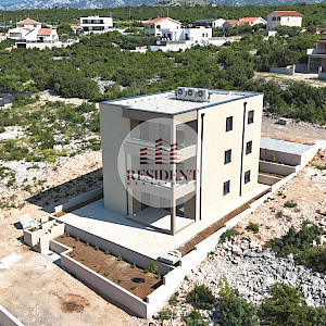 MASLENICA Ekskluzivan 3soban apartman 76m2 + terasa 35m2 + parking, novogradnja, BEZ PROVIZIJE