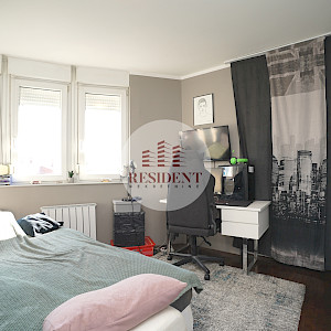 ŠPANSKO Moderan 4soban stan 90 m2, 5. kat, mirno okruženje, balkon, BEZ PROVIZIJE