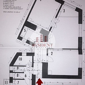 NAJAM - CENTAR Prostran 4soban stan 103 m2, 1. kat, top lokacija, BEZ PROVIZIJE