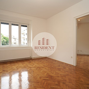 NAJAM - CENTAR Prostran 4soban stan 103 m2, 1. kat, top lokacija, BEZ PROVIZIJE