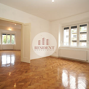 NAJAM - CENTAR Prostran 4soban stan 103 m2, 1. kat, top lokacija, BEZ PROVIZIJE