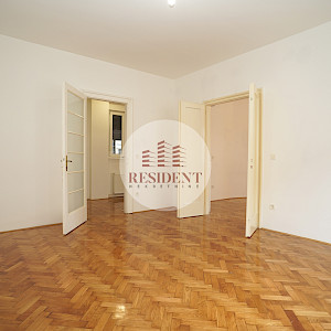 NAJAM - CENTAR Prostran 4soban stan 103 m2, 1. kat, top lokacija, BEZ PROVIZIJE