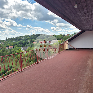 GORNJE VRAPČE Prostrana obiteljska kuća 500 m2, zemljište 700 m2, BEZ PROVIZIJE