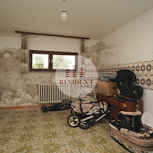 GORNJE VRAPČE Prostrana obiteljska kuća 500 m2, zemljište 700 m2, BEZ PROVIZIJE