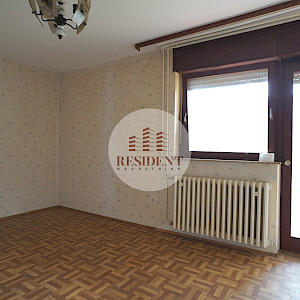 GORNJE VRAPČE Prostrana obiteljska kuća 500 m2, zemljište 700 m2, BEZ PROVIZIJE