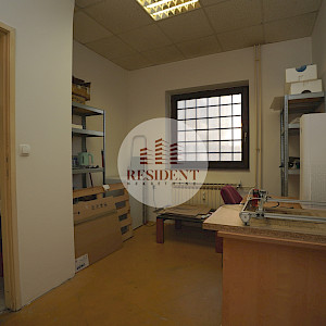 ZAPREŠIĆ Centar, ulični lokal od 30 m2, frekventna ulica