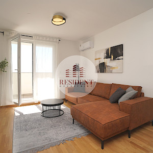 NAJAM - ŠPANSKO Moderan 2soban stan 53 m2 + GPM, 8. kat, lift, loggia