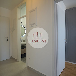 NAJAM - ŠPANSKO Moderan 2soban stan 53 m2 + GPM, 8. kat, lift, loggia