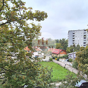 KNEŽIJA Prostran 2soban stan 56 m2, 2. kat, odlična lokacija, 2x balkona, spremište, BEZ PROVIZIJE