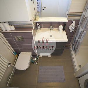 VRBANI Komforan 3soban stan 70 m2 + GARAŽA, 3. kat, top lokacija, lift, spremište