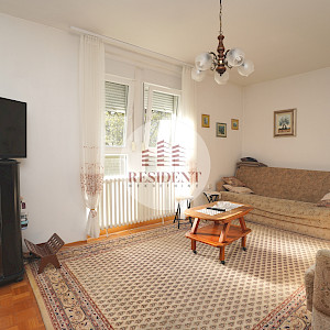 ZADAR Bili Brig, prostran 4soban stan 98 m2, 1. kat, top lokacija, loggia, spremište, BEZ PROVIZIJE