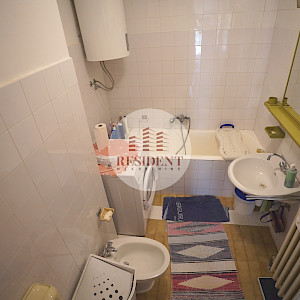 ZADAR Bili Brig, prostran 4soban stan 98 m2, 1. kat, top lokacija, loggia, spremište, BEZ PROVIZIJE