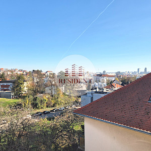 ČRNOMEREC - Vrhovec, Prostran 4soban stan 68 m2, 3.kat, top lokacija, balkon, BEZ PROVIZIJE