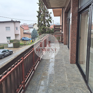 NAJAM - VRAPČE Prostran 4soban stan 135 m2, 1. kat, balkon, parking