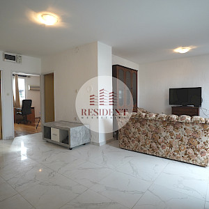 TRNAVA Ugodan 4soban stan 72 m2 + terasa + tavan, 1. kat, parking, BEZ PROVIZIJE