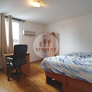 TRNAVA Ugodan 4soban stan 72 m2 + terasa + tavan, 1. kat, parking, BEZ PROVIZIJE