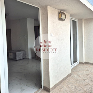 TRNAVA Ugodan 4soban stan 72 m2 + terasa + tavan, 1. kat, parking, BEZ PROVIZIJE