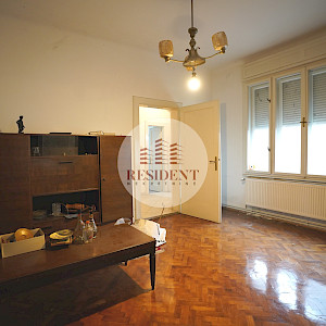 VRAPČE Obiteljska kuća 310 m2 sa 3 stana, zemljište 690 m2, BEZ PROVIZIJE