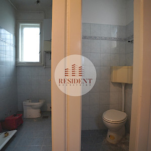 VRAPČE Obiteljska kuća 310 m2 sa 3 stana, zemljište 690 m2, BEZ PROVIZIJE