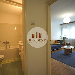 NAJAM - SREDNJACI Prostran 2soban stan 67 m2, 3. kat, odlična lokacija, 2x loggie