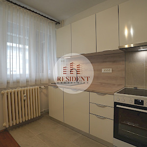 NAJAM - SREDNJACI Prostran 2soban stan 67 m2, 3. kat, odlična lokacija, 2x loggie