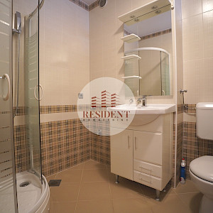 ŠPANSKO Renoviran 2soban stan 65 m2, 2. kat, top lokacija, loggia, spremište, BEZ PROVIZIJE