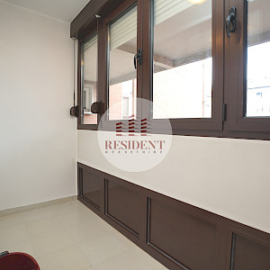 ŠPANSKO Renoviran 2soban stan 65 m2, 2. kat, top lokacija, loggia, spremište, BEZ PROVIZIJE