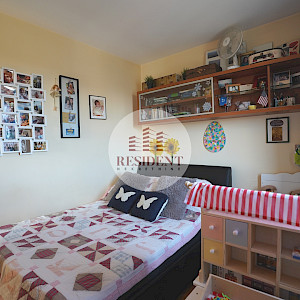 ŠPANSKO Komforan 4soban stan 80 m2, 3. kat, top lokacija, loggia, garaža, spremište