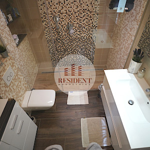 ŠPANSKO Komforan 4soban stan 80 m2, 3. kat, top lokacija, loggia, garaža, spremište