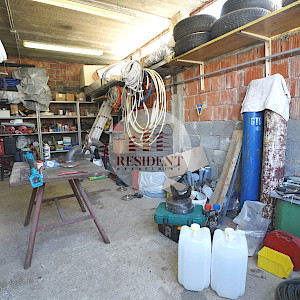 SELNICA ŠĆITARJEVSKA dvije kuće + pomoćni objekti, zemljište 4850 m2, blizu Zračne luke Zagreb