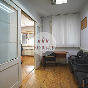 TREŠNJEVKA 3soban stan / ured 52 m2, 1. kat, top lokacija, loggia, spremište, BEZ PROVIZIJE