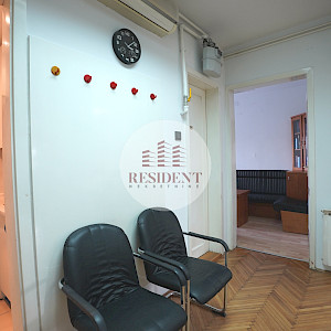 TREŠNJEVKA 3soban stan / ured 52 m2, 1. kat, top lokacija, loggia, spremište, BEZ PROVIZIJE