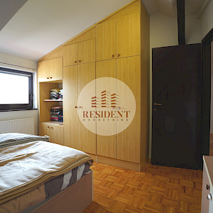 VELIKA GORICA Centar - Ugodan 4soban stan 73 m2, 2. kat, mirno okruženje, 2x parkinga