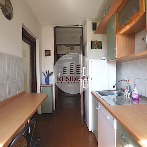 ŠPANSKO Ugodan 3soban stan 62 m2, 2. kat, top lokacija, balkon, spremište, BEZ PROVIZIJE
